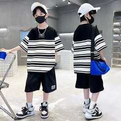 Boys' short-sleeved T-shirts, children's fashionable half-sleeved bottoming shirts, handsome sports tops for older children, 2024 summer new styles