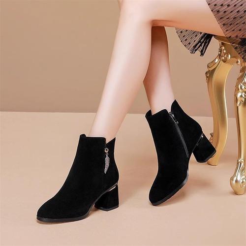 Women's Faux Fur Lined Short Boots with Rough Heels, Warm and Stylish Winter Boots for Women, Versatile and Fashionable, Korean Style Barefoot Boots