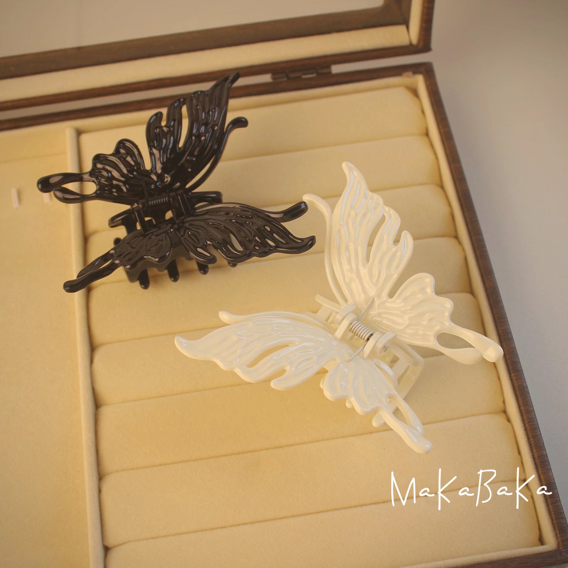 Südkorea Dongdaemun Super Fee Retro Drei-dimensional Schmetterling Greifen Clip Erweiterte Sinn Nische Design Elegante Shark Clip Top Clip_voghion.com