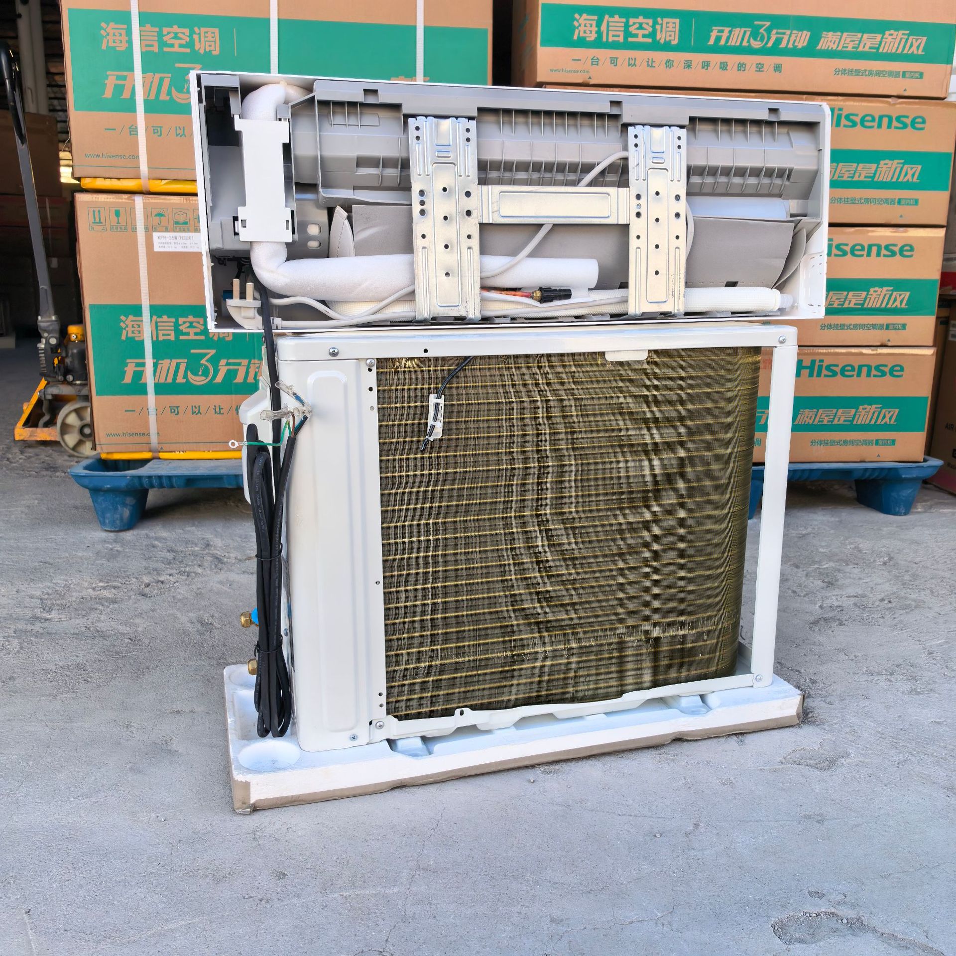 Exportación de comercio exterior 9000 / 12000BTU 1 / 1.5HP 220V / 50hz aire acondicionado colgante inverter refrigerado único