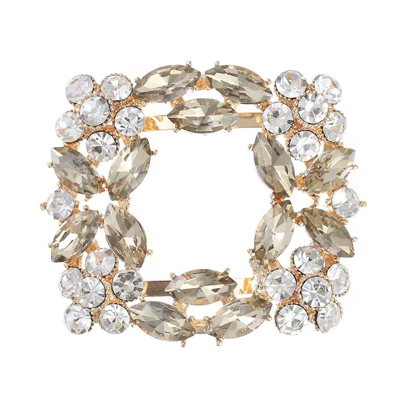 Suministro transfronterizo Venta caliente zapatos de estilo Socialite flor hebilla de zapato de oro con diamantes de imitación Guangzhou fábrica al por mayor zapatos de una sola capa zapatos Accesorios