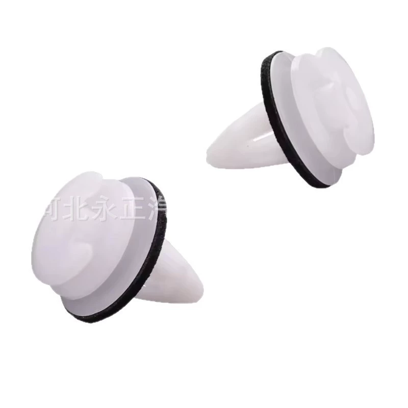 51411973500 is suitable for BMW E34 E36 E38 E39 E46 M3 M5 Z3 X5 door panel buckle