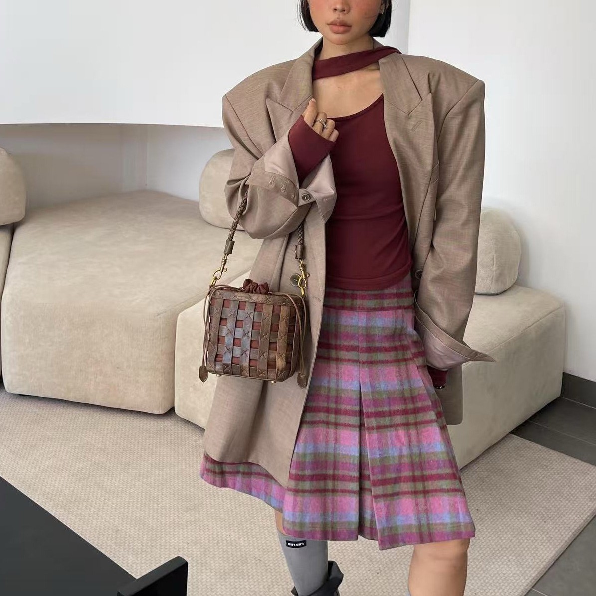 Genuine Leather Niche Hollow Woven Bucket Bag For Women Luxury Fashion Commuter Underarm Bag Single Shoulder Crossbody Small Bag - Thumbnail 2