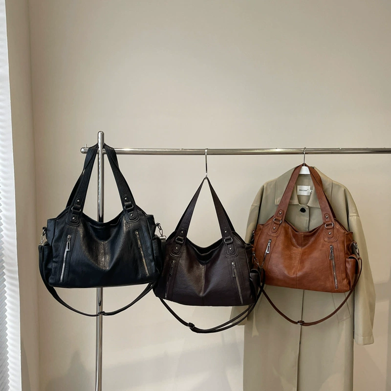 Universal fashionable capacious trend shoulder bag, high-end