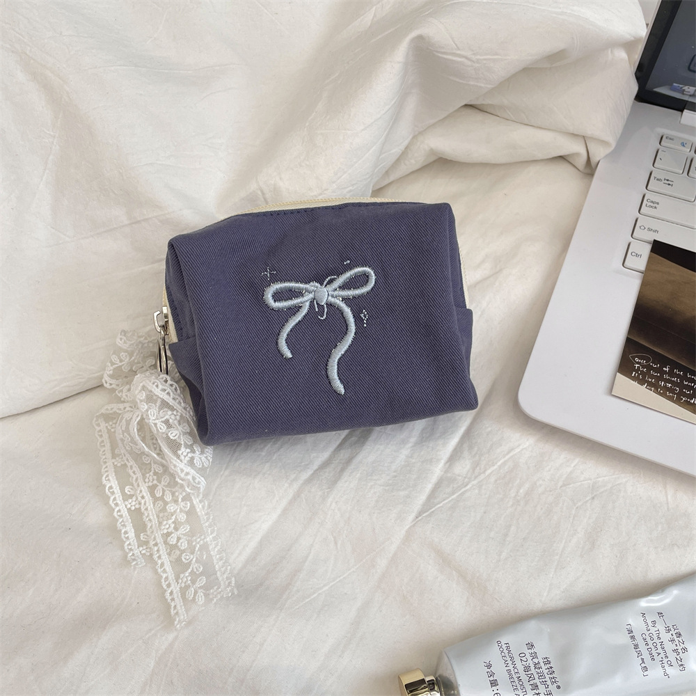 66g Weight Canvas Lining Material Lace Fashion Element Zipper Closure Type / Strap Type Cosmetic Bag Bags Type Holiday, Travel, Daily Occasion Polyester Material Bag, Knot, Butterfly, Bow Knot Pattern All Seasons Season Women's Gender Cute Style Square Shape Cute Bag Knot Butterfly Polyester Lace Square Makeup Bags 11