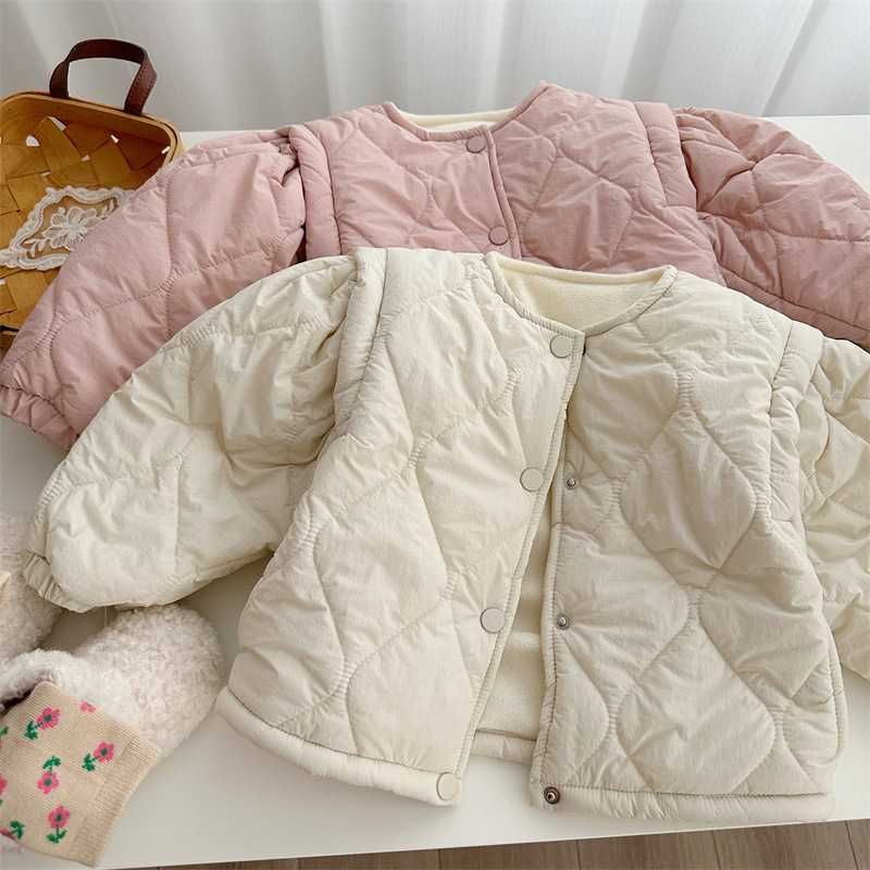 Xifan 2023 Invierno nuevos niños de estilo coreano acolchado algodón patchwork manga abrigo niñas color sólido engrosada forro polar de algodón acolchado