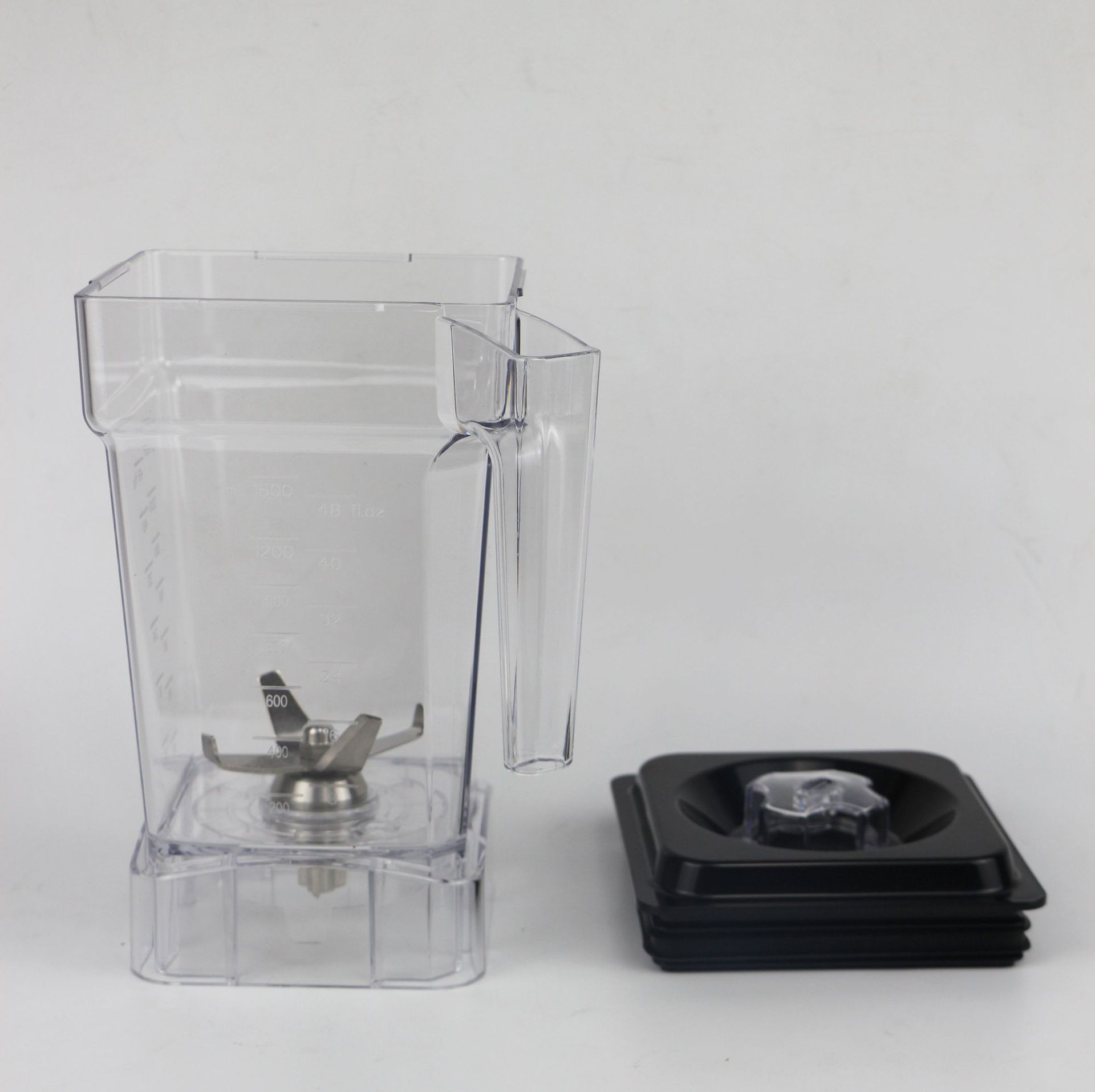 Leying 맞춤형 요리 기계는 스무디 기계 컵 1.5L 대용량 식품 등급 재료 믹싱 컵 PC 과일 및 야채를 권장합니다.