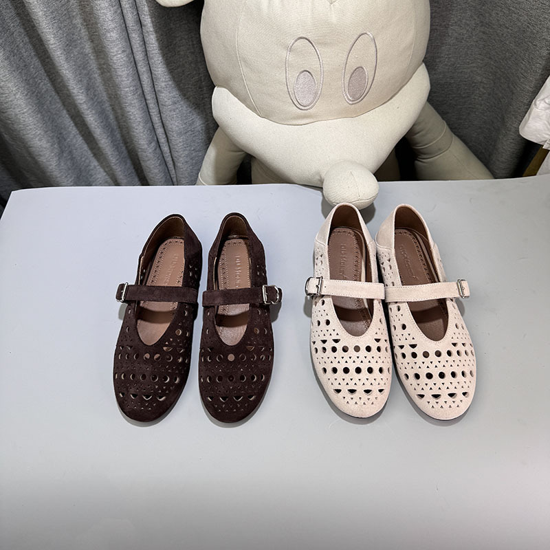 Retro casual footwear flat