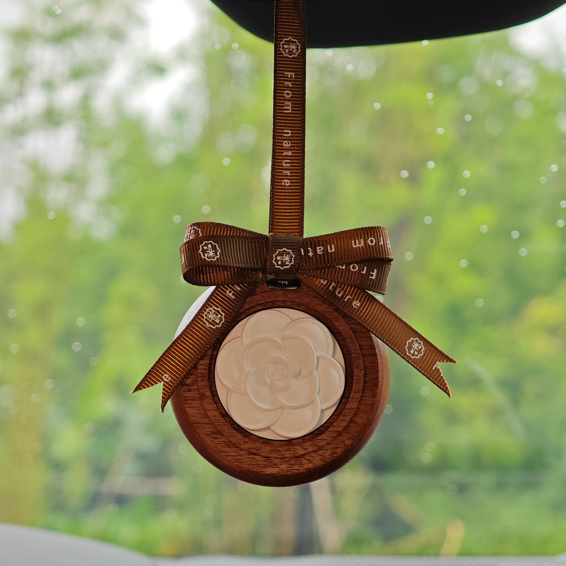 Expansión de coche fragancia de yeso de madera aceite esencial suspensión de madera aire de coche fresco oficina hogar pieza colgante de aromaterapia