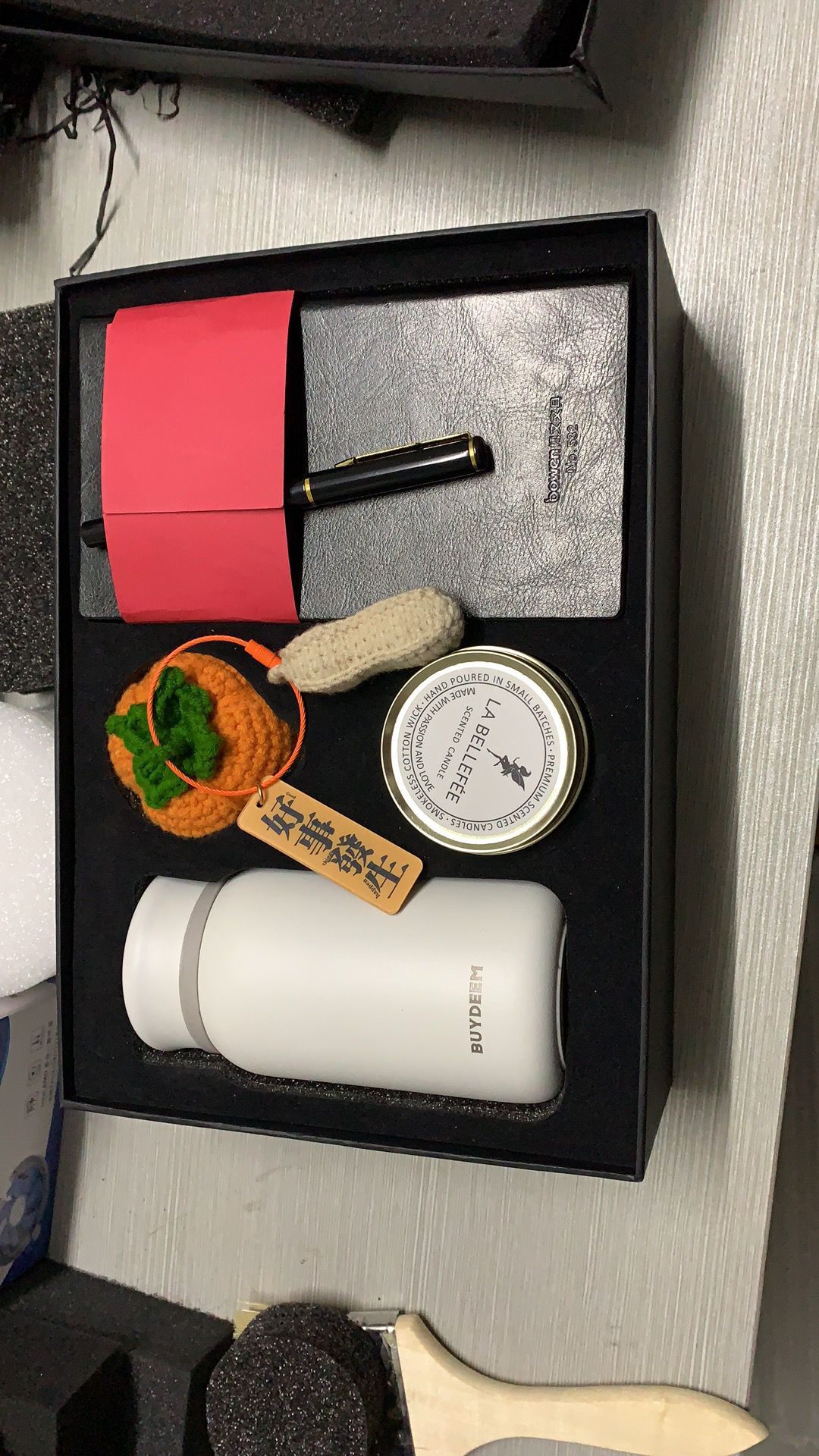 厂家供应黑色珍珠棉表黑绒白色珍珠棉成型异形礼品盒包装泡沫