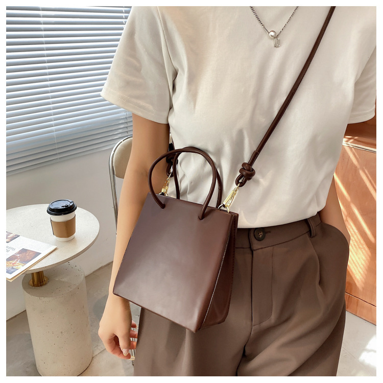 Fashion Solid Color Messenger Bag display picture 10