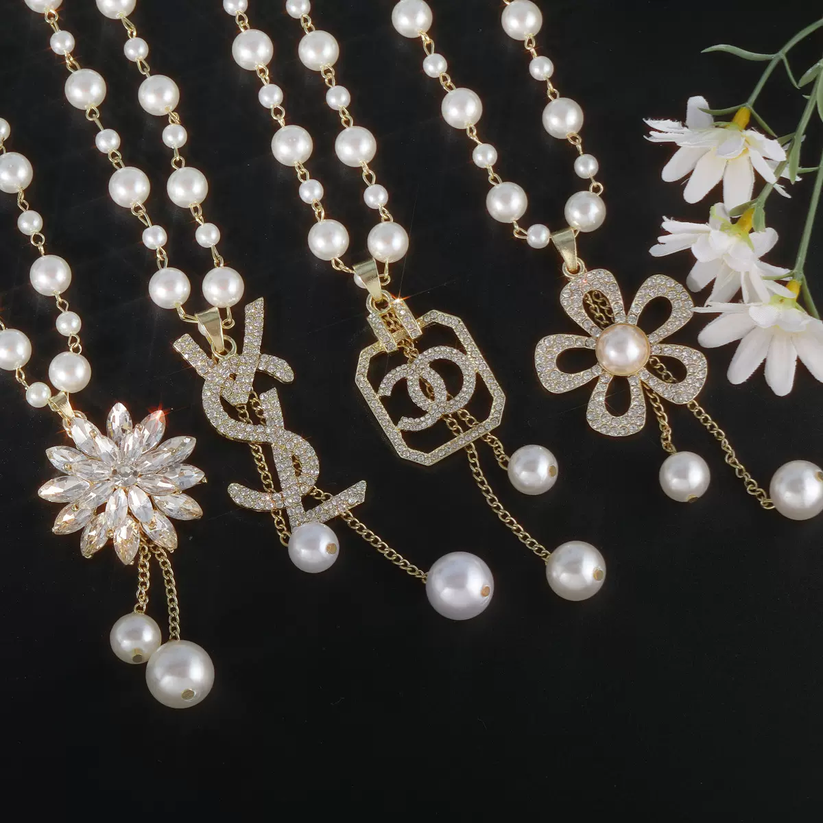 跨境珍珠轻奢高级感毛衣链设计感小众长款秋冬小香风项链配饰批发