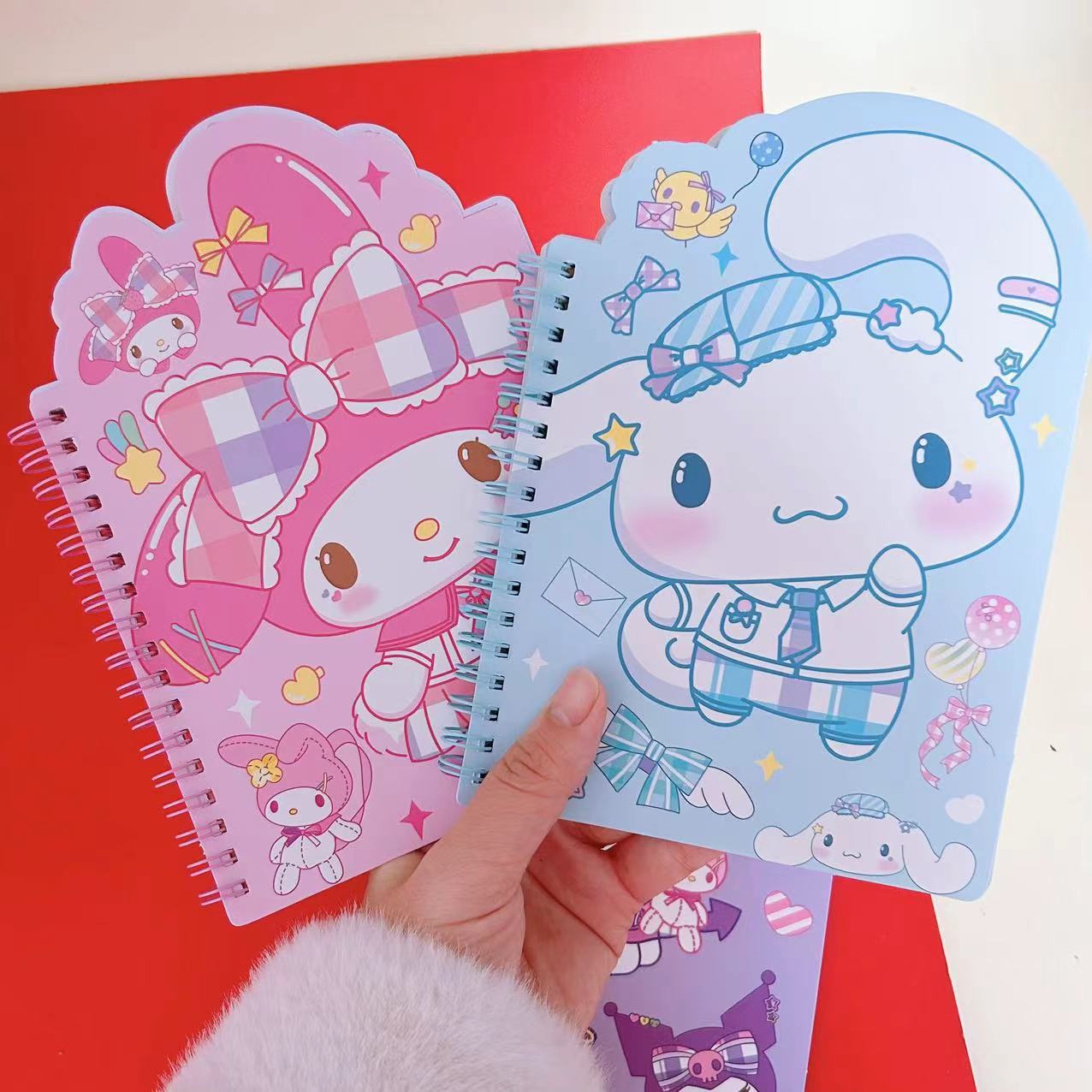Cuaderno Espiral con Diseño de Familia de Mascotas, Forma Irregular A5, Kurolo, Bloc de Notas para Estudiantes, Diario, Planificador, Páginas Interiores Coloridas