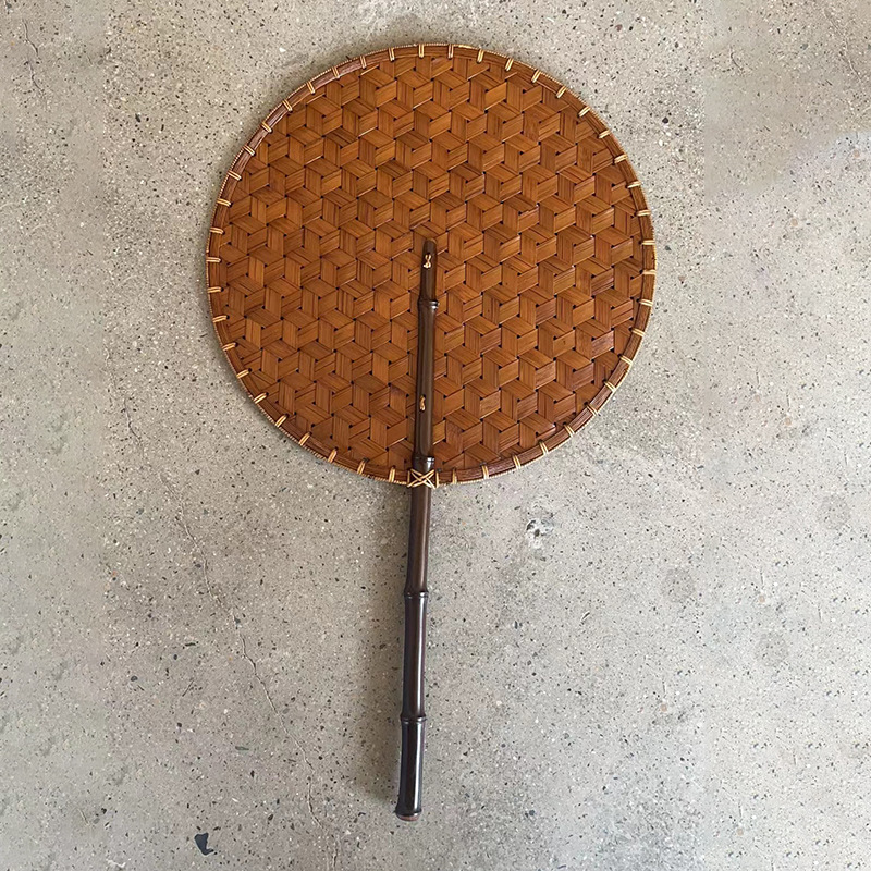 Ventilador tejido de bambú hecho a mano Ventilador tejido de bambú estilo retro chino ventilador tejido de bambú de pintura grande ventilador redondo engrosado Pu ventilador verde