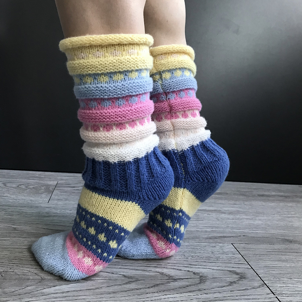 Women's Fashion Stripe Polyester Jacquard Crew Socks display picture 3