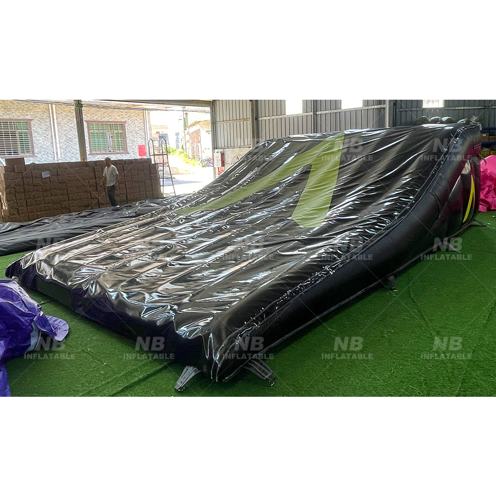 Cojín de aire de esquí inflable al aire libre grande para entrenamiento de motocicleta extremo deportivo seguro anti-caída cojín de aire de onda inclinada