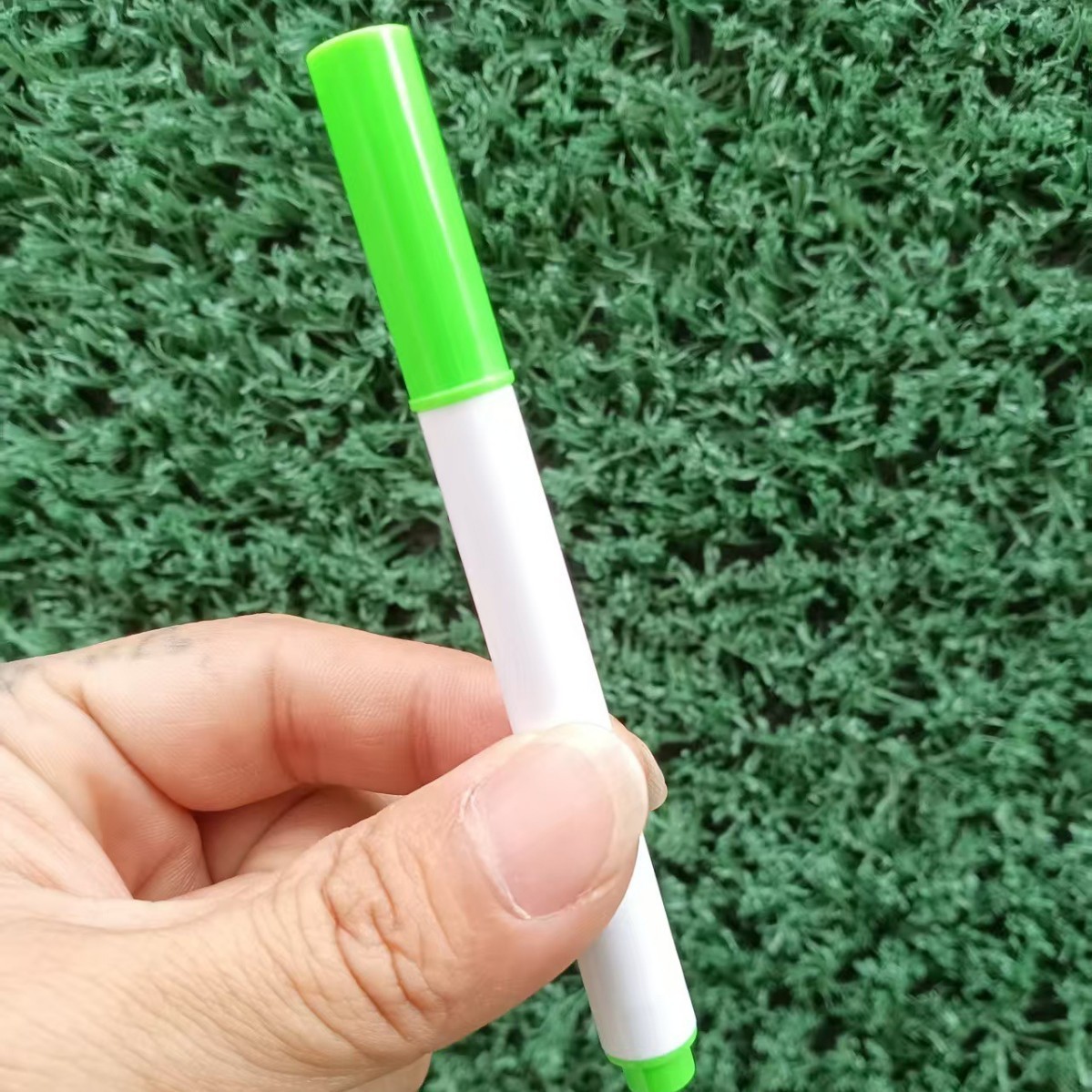 Pluma fluorescente estudiante fábrica al por mayor Oficina color pluma clave marcado acuarela pluma LED luz tablero pluma líquido tiza