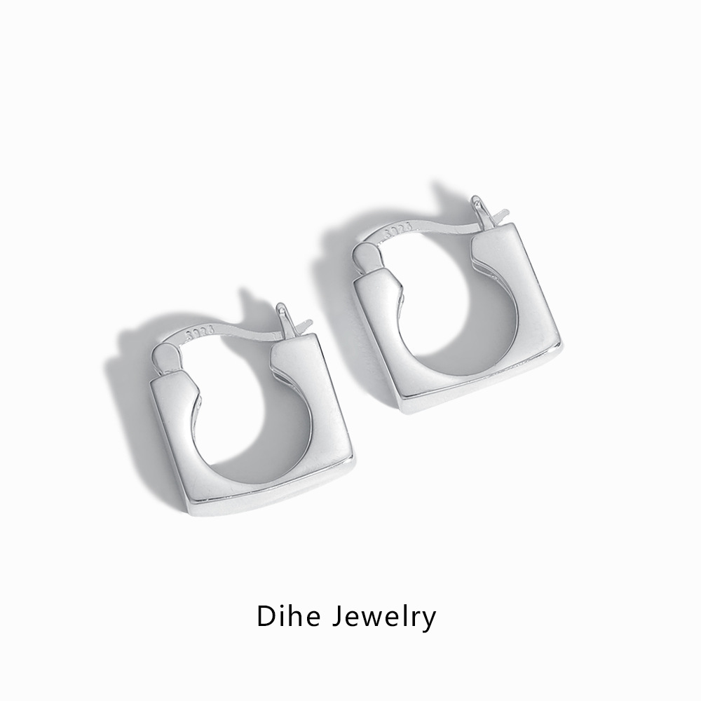 Geometric fashionable design brand earrings