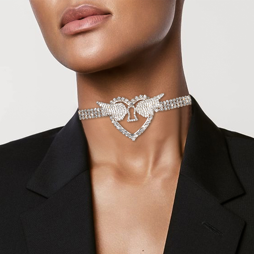 Collar con Dije de Corazón y Alas de Ángel de Cristales de Imitación para Mujer