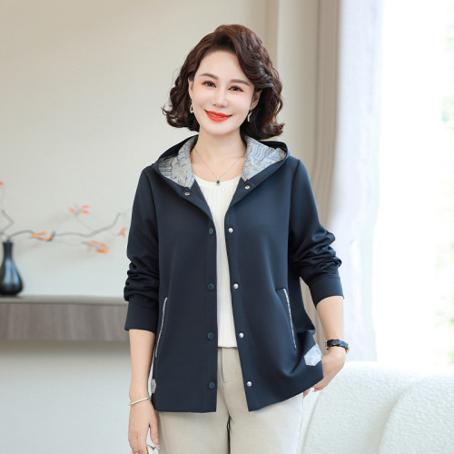 Increase and fatten the autumn jacket of middle-aged and elderly people. New clothes for autumn jackets of 40-60 years old middle-aged mothers.