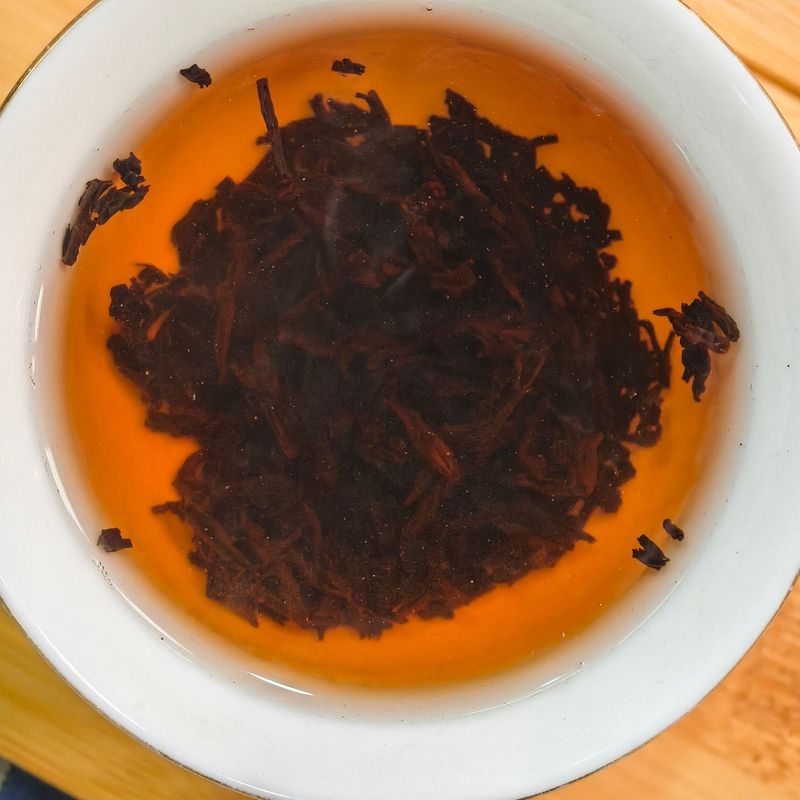 六宝茶 広西チワン族自治区 梧州産紅茶 金花F2201菌類の香りの良い滑らかな茶葉 バルクメーカー卸売 熟成紅茶|undefined