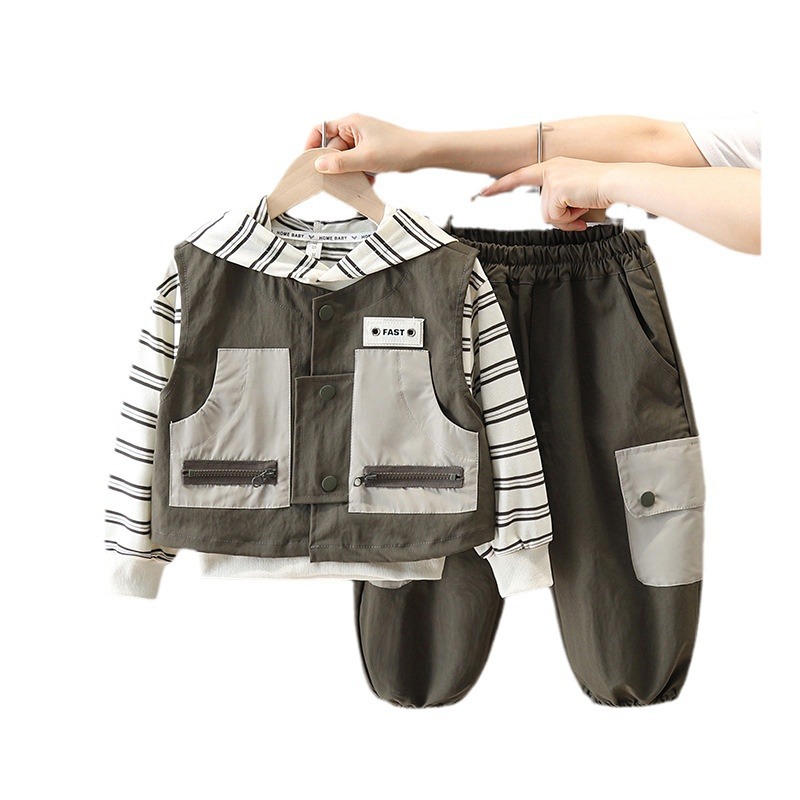 6313 chaleco para niños traje de tres piezas otoño 2024 nuevo suéter a rayas con capucha para niños traje de primavera y otoño