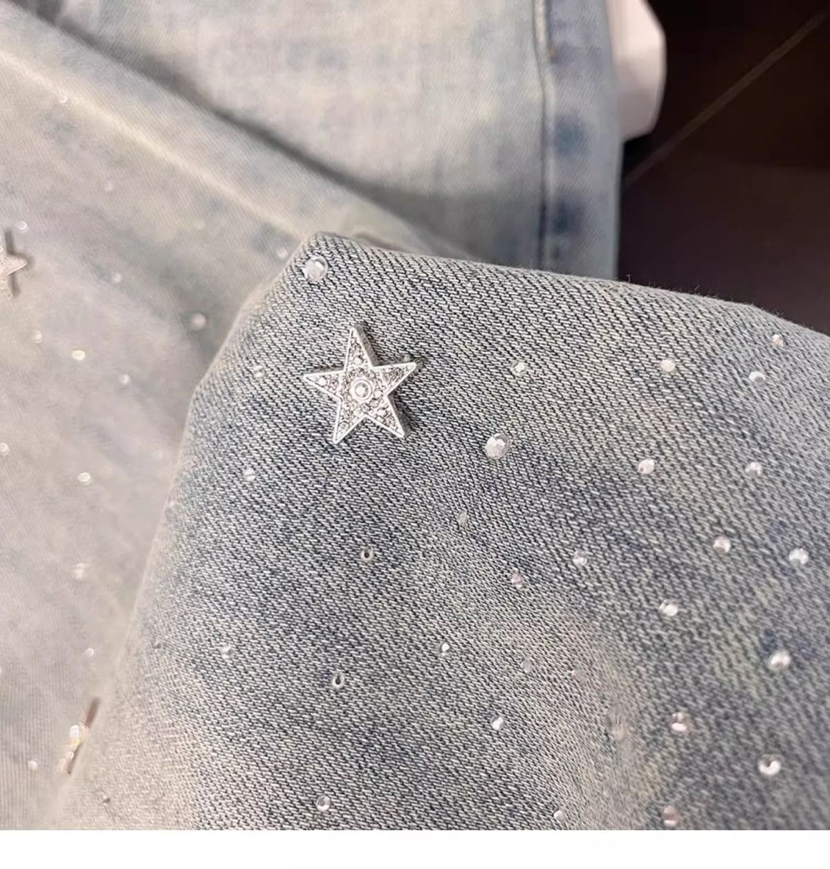 Calças flare de cintura subida para mulher com strass_voghion.com