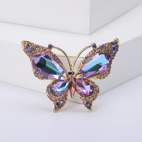 New fashion high-end crystal butterfly brooch, feminine personality, cardigan, coat, suit accessories, anti-exposure collar pin