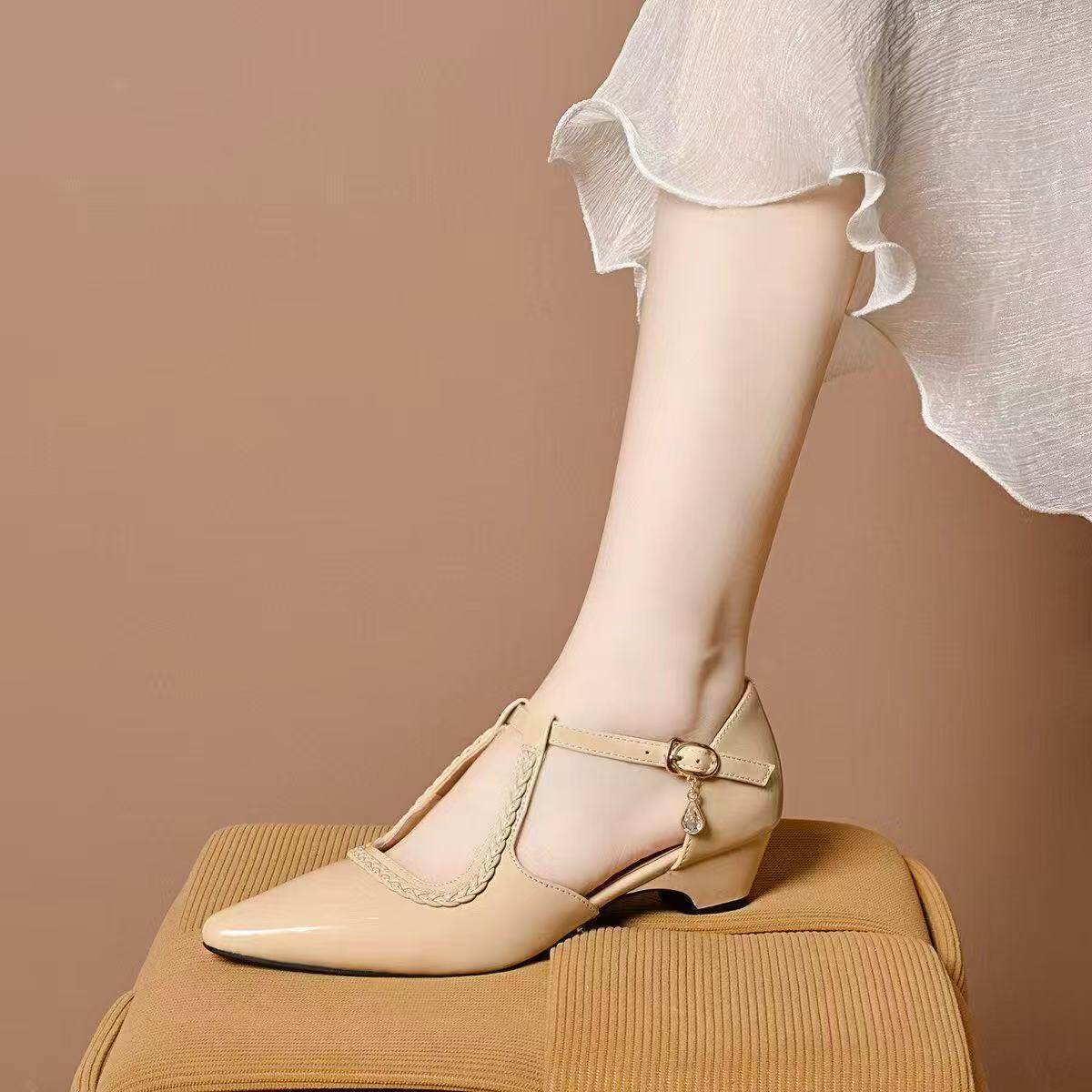 Sandal nữ mũi nhọn gót thấp da thật đế mềm hở mũi — màu be