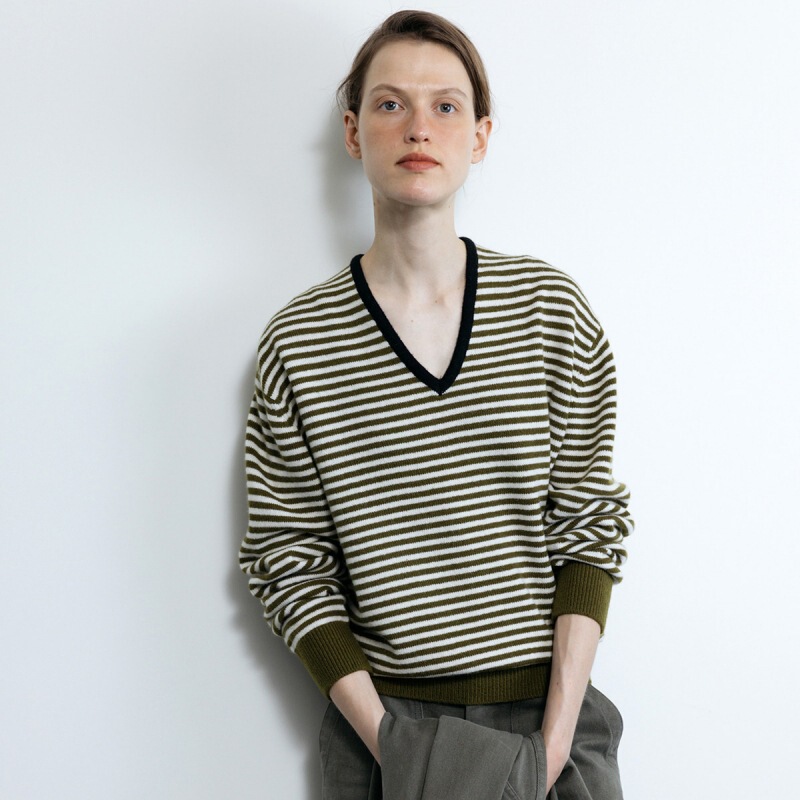 Moondal Striped Sweater 26 Autumn and Winter New Knit Top Korean Niche Design V-Neck Wool Cashmere Sweater Moondal Striped Sweater 26 Autumn and Winter New Knit Top Korean Niche Design V-Neck Wool Cashmere Sweater