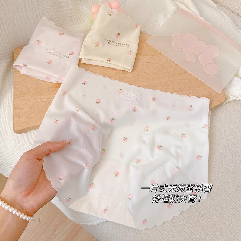 Strawberry Ice Silk Underwear Women's One-Piece Antibacterial Quick-Drying Bag Hip Without Clipping PP Girls' Student Triangle Safety Underwear Strawberry Ice Silk Underwear Women's One-Piece Antibacterial Quick-Drying Bag Hip Without Clipping PP Girls' Student Triangle Safety Underwear
