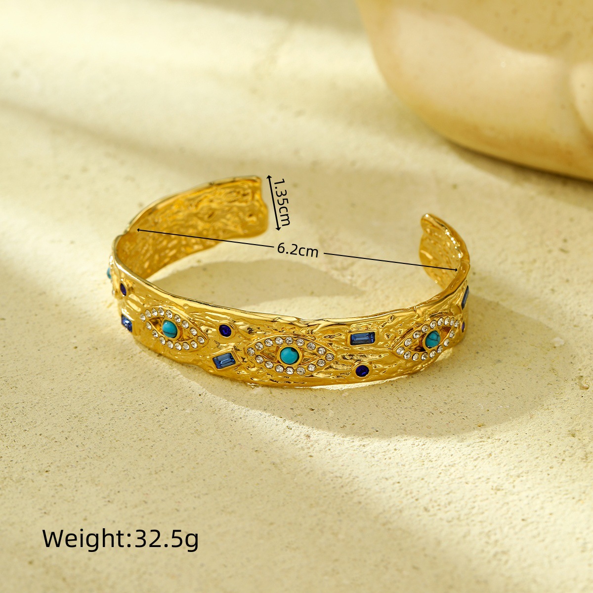 1 Piece Quantity PVD Coated Real Gold Plated Eye Titanium Steel Elegant Waterproof Non Tarnish Titanium Steel Bangle
