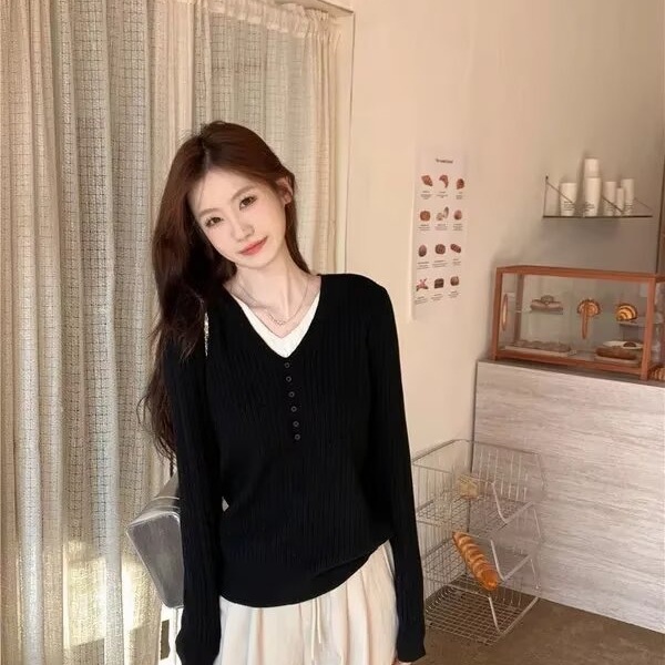 设计感纽扣v领假两件纯欲针织衫女春秋ins宽松慵懒风别致打底毛衣|undefined