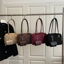 ����Ů�b����b���B��ȹ��ë��������Ƥ�r�аٴ����ins�֙C����