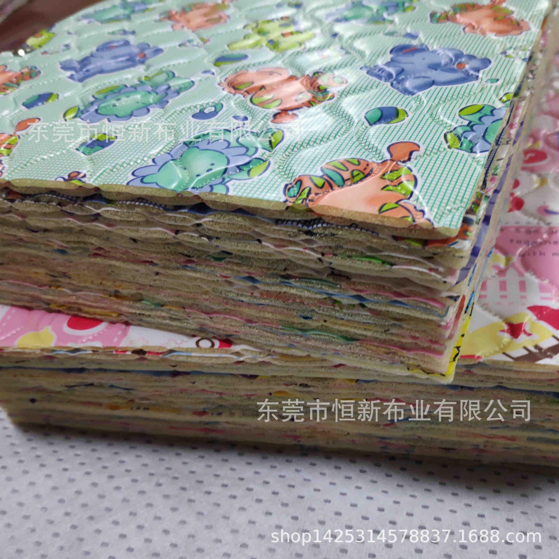 生产PVC胶布多层复合压花压纹打点超声波裥棉压格可用于童车座垫