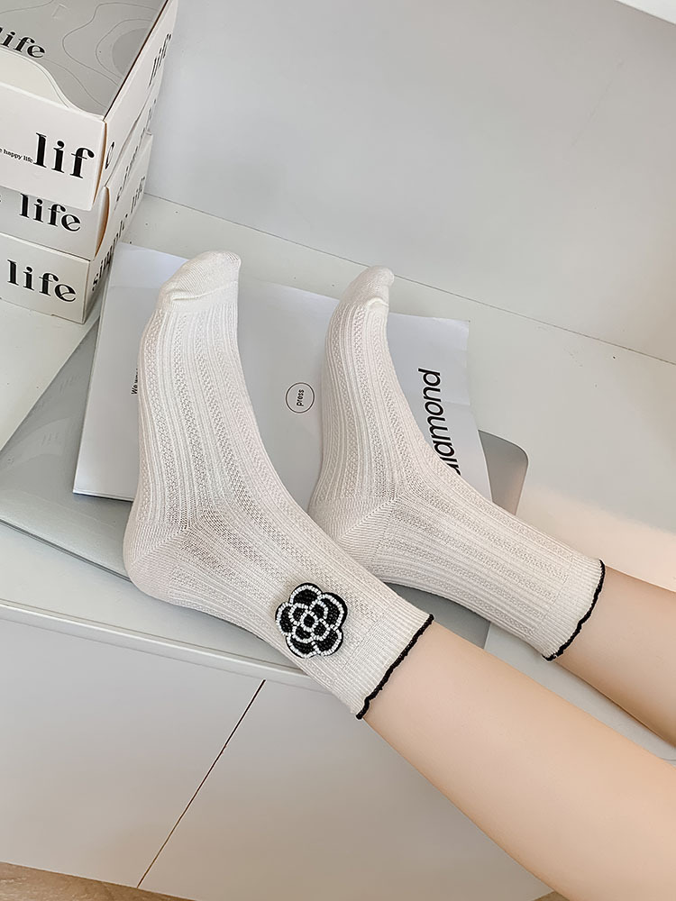 Calzini Camellia a metà polpaccio per donna, Bamboo Classic nero e bianco, Calzini corti in cotone pettinato con pizzo per bambina, Piccoli_voghion.com