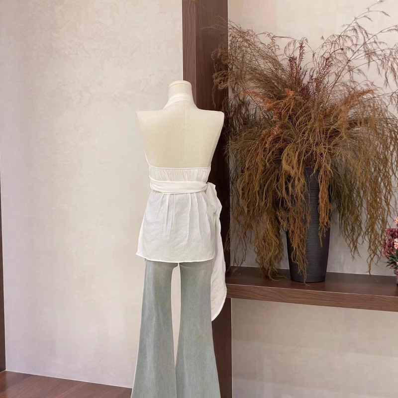 Sexy V Neck Halterneck Backless Cross Strap Design Sleeveless Shirt for Women Summer 2025 New Elegant Top