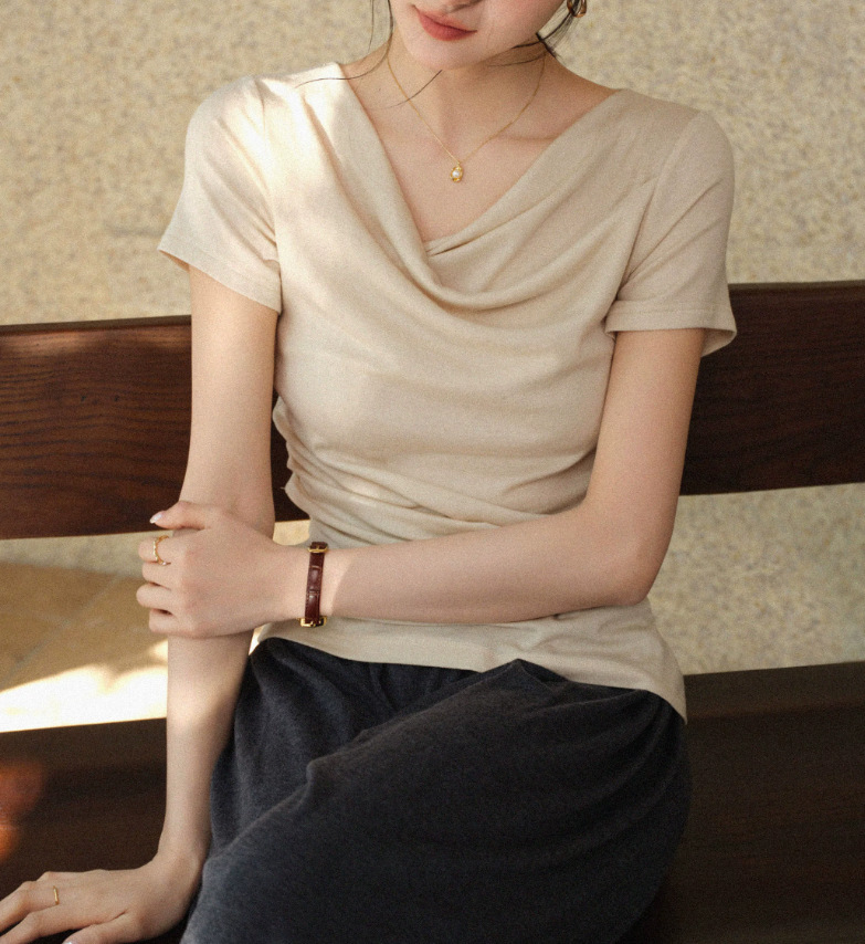 Áo thun nữ cổ tròn tay ngắn phom slim chất len Tencel vintage — Vàng yến mạch chi tiết 7