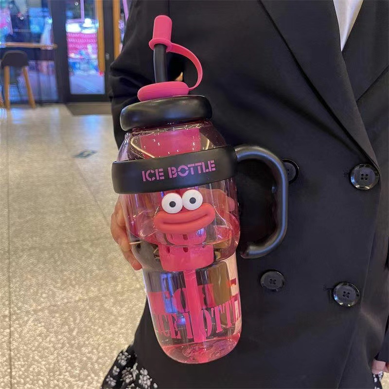 ネット赤腹カップ高颜値大容量ハンドルカップ夏氷覇カッププラスチックストローカップ2025年新製品