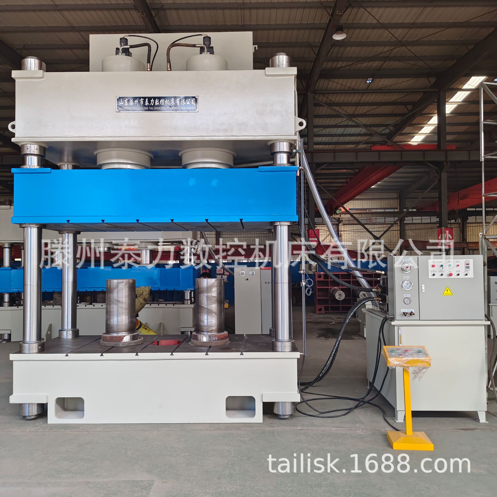 500吨630吨800吨三梁四柱液压机伺服大台面门芯防盗压花汽车制造