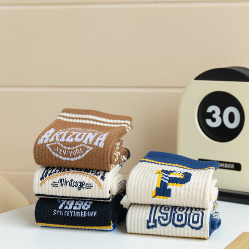 Socks Men's Mid-Tube Socks New Autumn INS Trendy Youth Deodorant Cotton Socks Men's Basketball Sports Stockings Wholesale