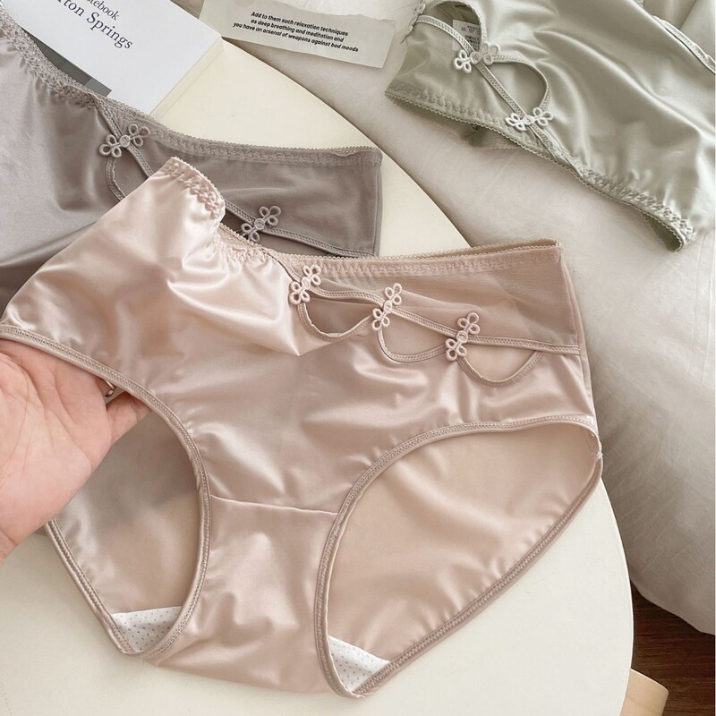 Luxury Chinese-style Silk Satin Lace Underwear Women's Sexy Hollow Breathable Skin-friendly Comfortable Briefs Luxury Chinese-style Silk Satin Lace Underwear Women's Sexy Hollow Breathable Skin-friendly Comfortable Briefs