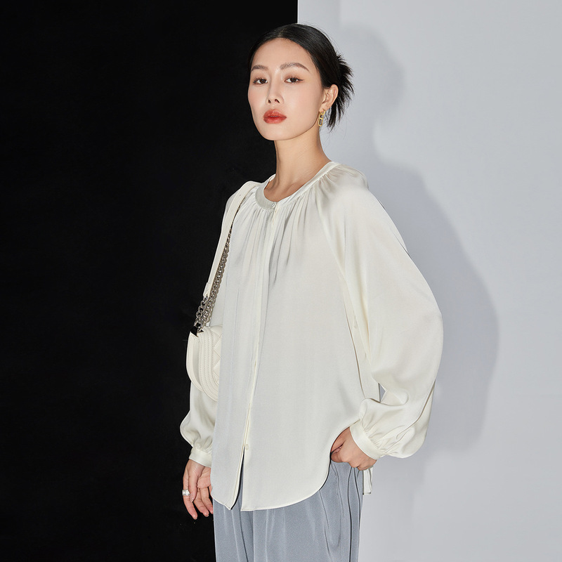 Women's Autumn Silk Shirt with Lantern Sleeves, Loose Pleated Round Neck, Elegant and Flowy Mulberry Silk Long-Sleeve Shirt for Commuting