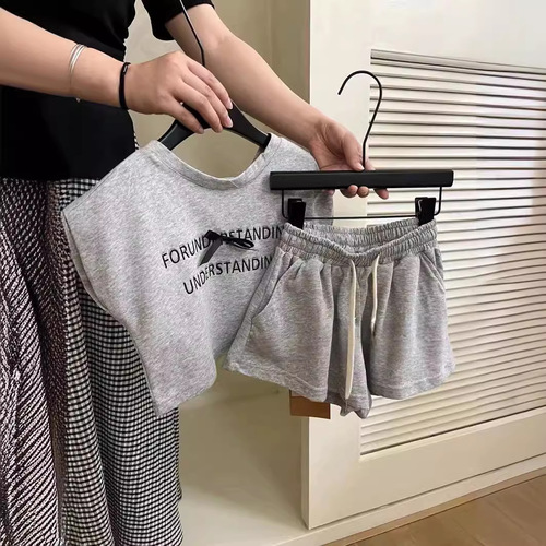 Korean alphabet bow short sleeve T-shirt + casual shorts two-piece set 2024 summer girls' shorts set trendy