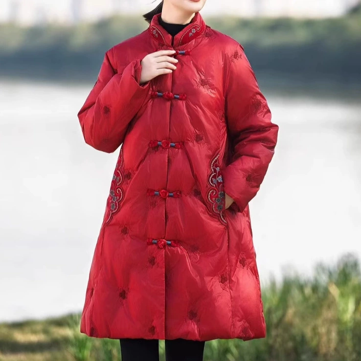 Зимний пуховик 2025 года с воротником-стойкой, вышивкой и винтажными пуговицами, в новом китайском стиле, 90% белый утиный пух, национальный стиль