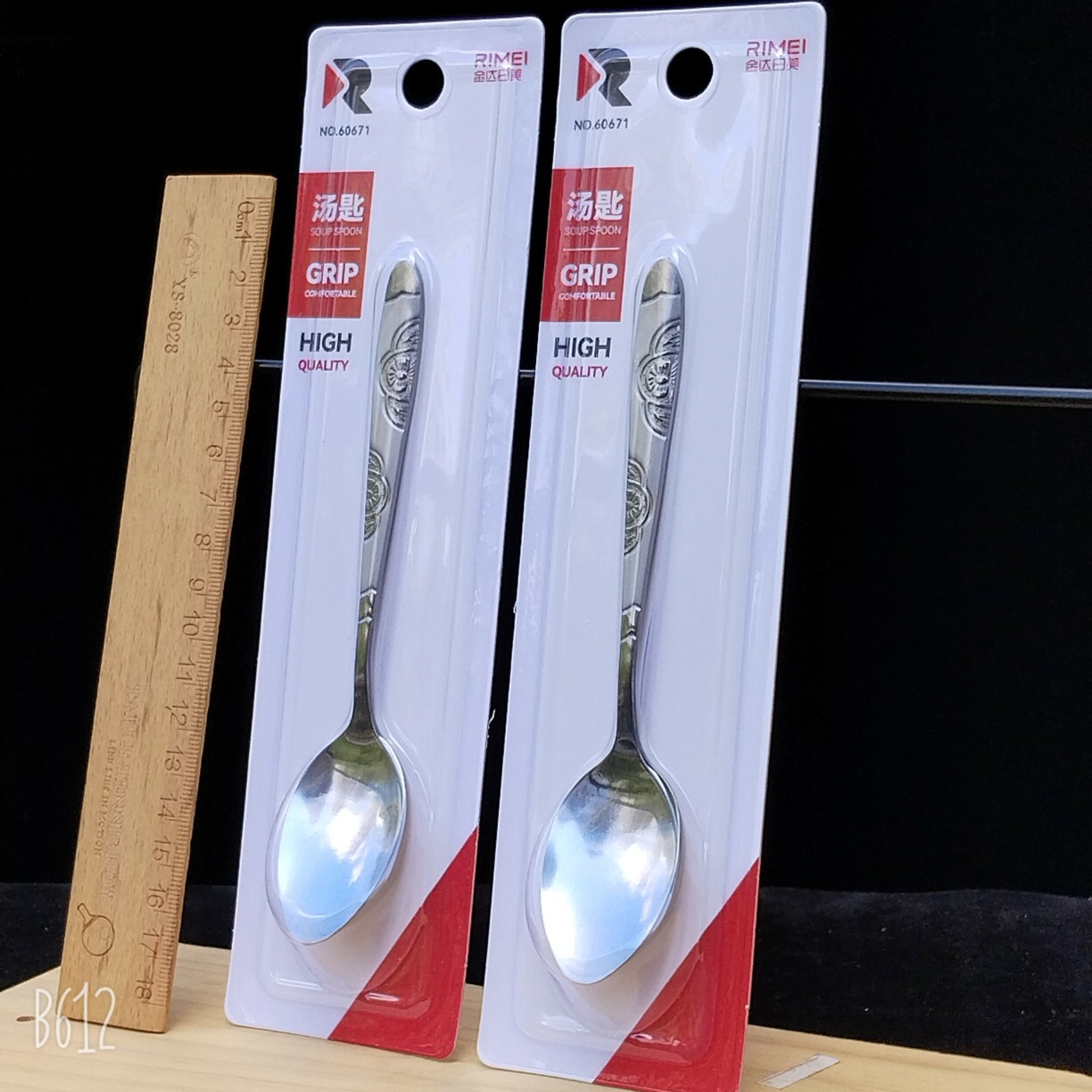 Nueva moda caja de dibujos animados de acero inoxidable regalo snack cubiertos set estudiantes portátiles cucharas al aire libre palillos