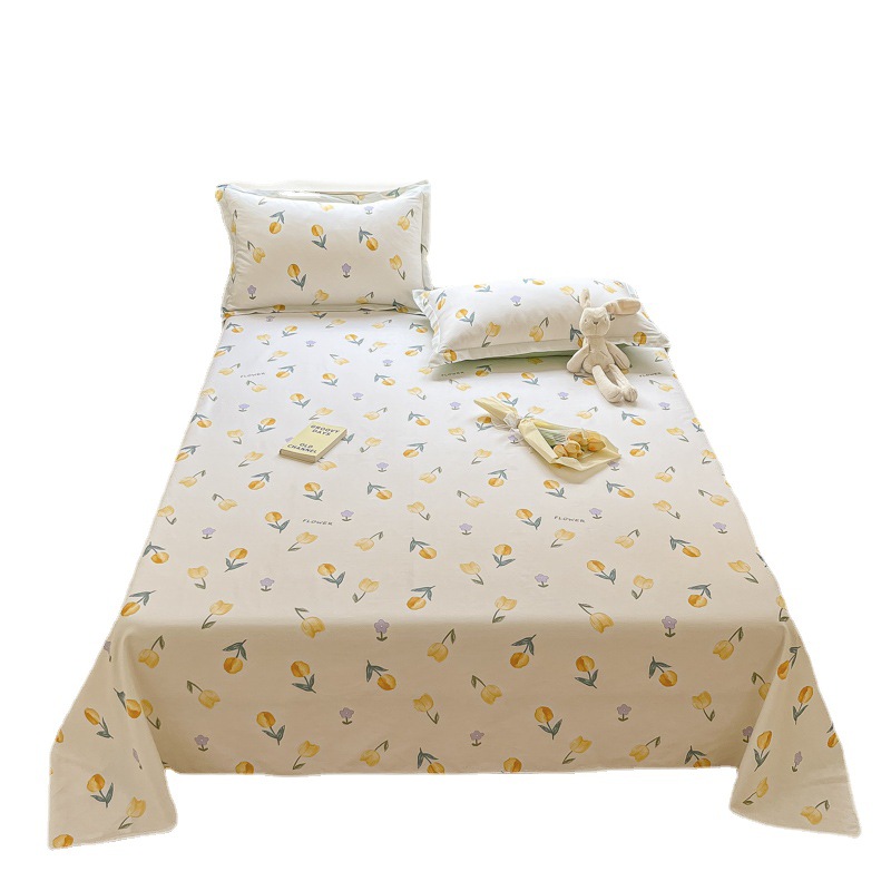 Pequeñas flores de algodón de cuatro piezas de una sola cama impresa cubierta de edredón dormitorio de estudiantes cama de algodón de tres piezas de una sola cama cubierta de edredón