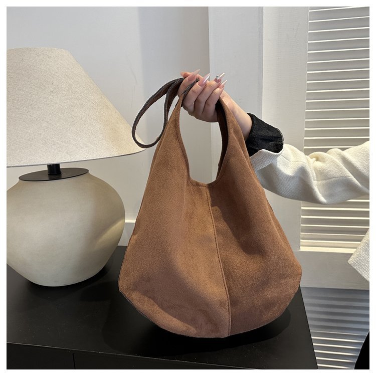 Matte winter capacious universal one-shoulder bag