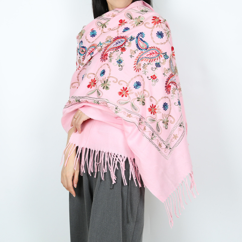 Natural fresco estilo nacional bufandas de flores de moda de mujer gran chal turismo vestir con bordas gruesas y cálidas con mayorista