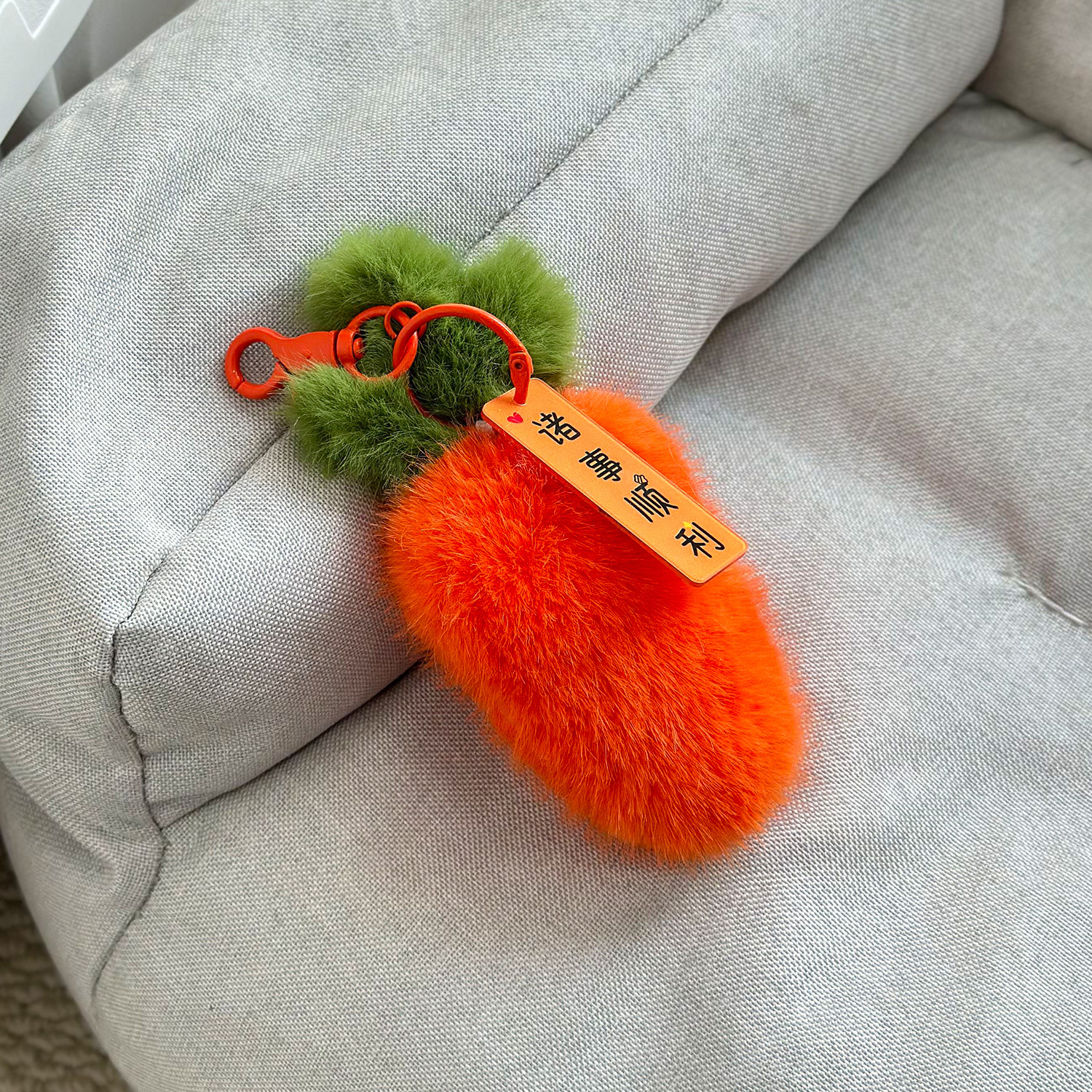 Imitación de piel de conejo rex, algo bueno sucede, hebilla, colgante de felpa, colgante de caqui, colgante de bolsa, colgante de felpa de frutas al por mayor